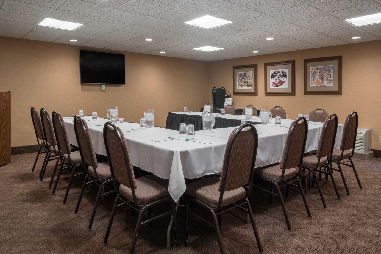 Holiday Inn Hotel & Suites - St. Cloud