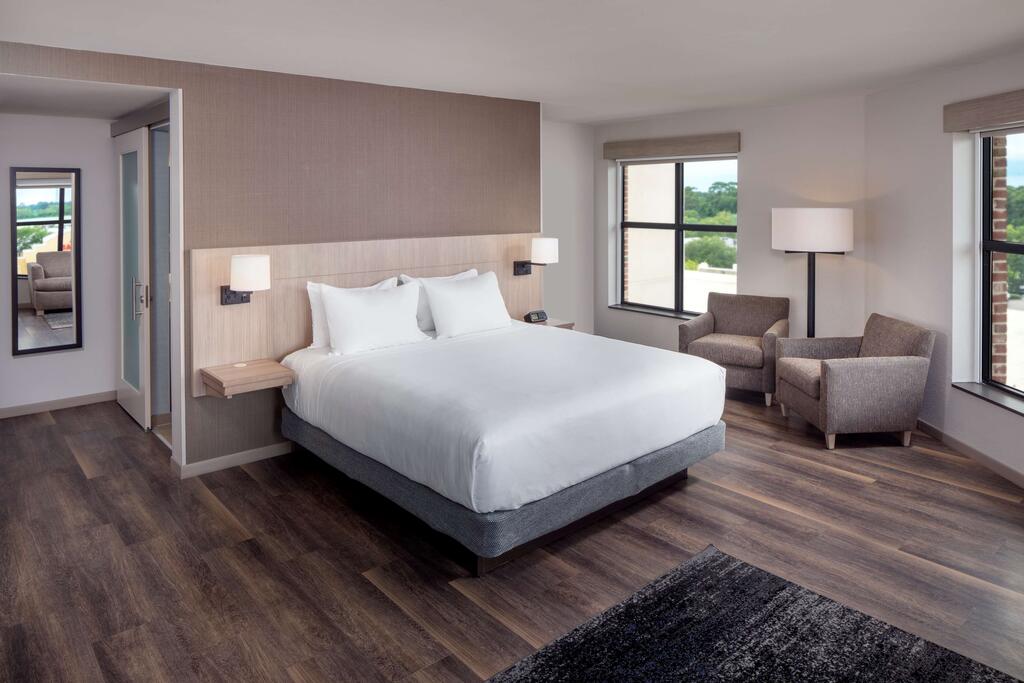 Hyatt Place Mount Pleasant Towne Centre