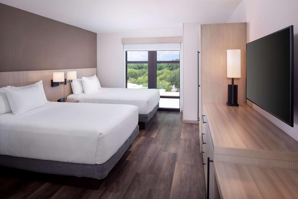 Hyatt Place Mount Pleasant Towne Centre