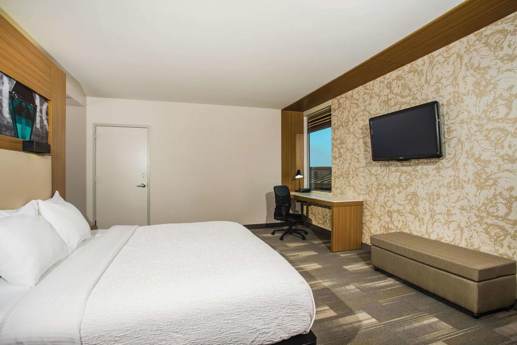 La Quinta Inn & Suites by Wyndham Winchester
