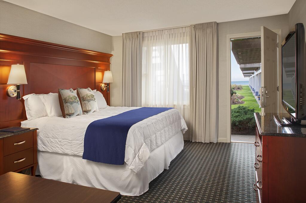 Ocean Mist Beach Hotel & Suites