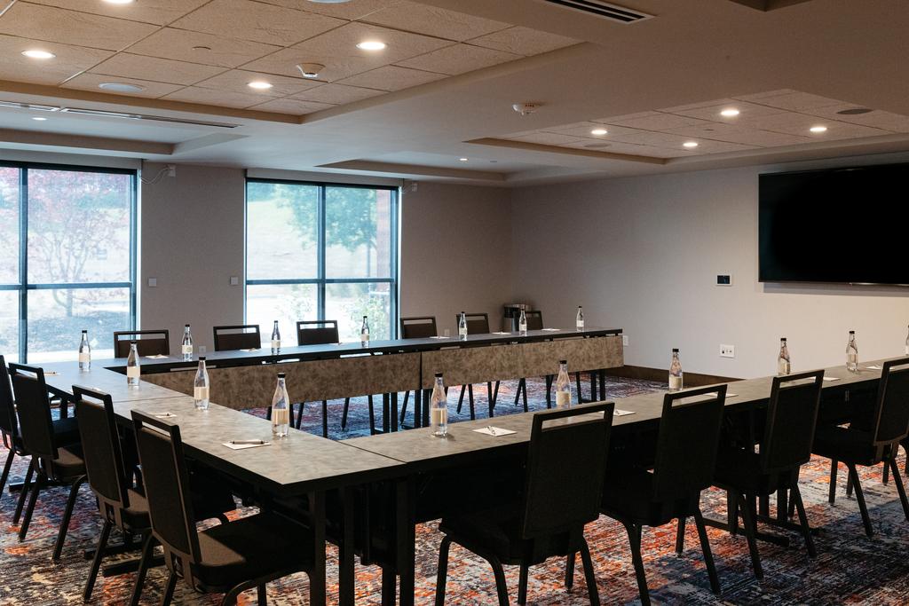Revel Hotel Des Moines Urbandale, Tapestry Collection by Hilton