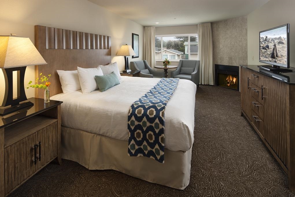Cambria Landing Inn & Suites