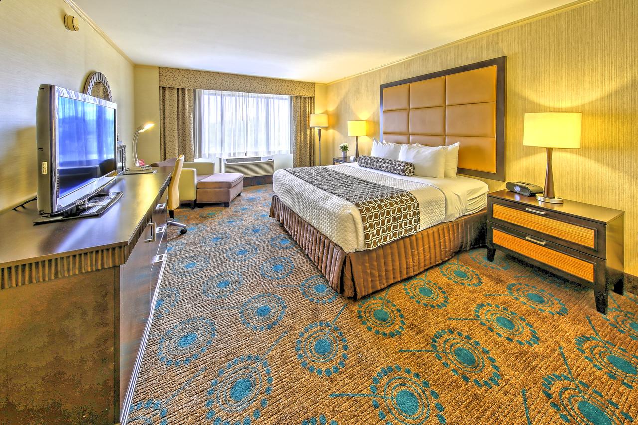 Brandywine Plaza Hotel (Formerly Crowne Plaza)