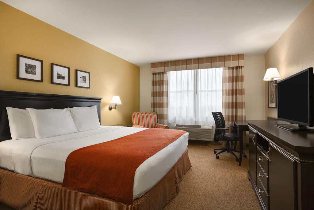 Country Inn & Suites by Radisson, Dundee, MI