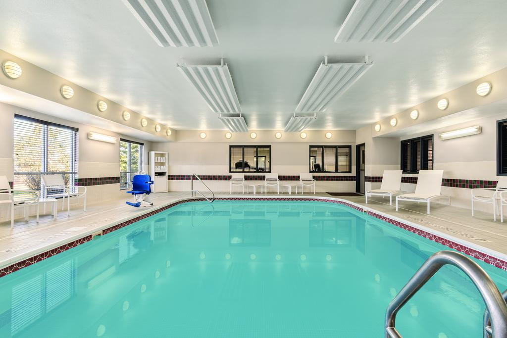 Country Inn & Suites by Radisson, Big Flats (Elmira), NY