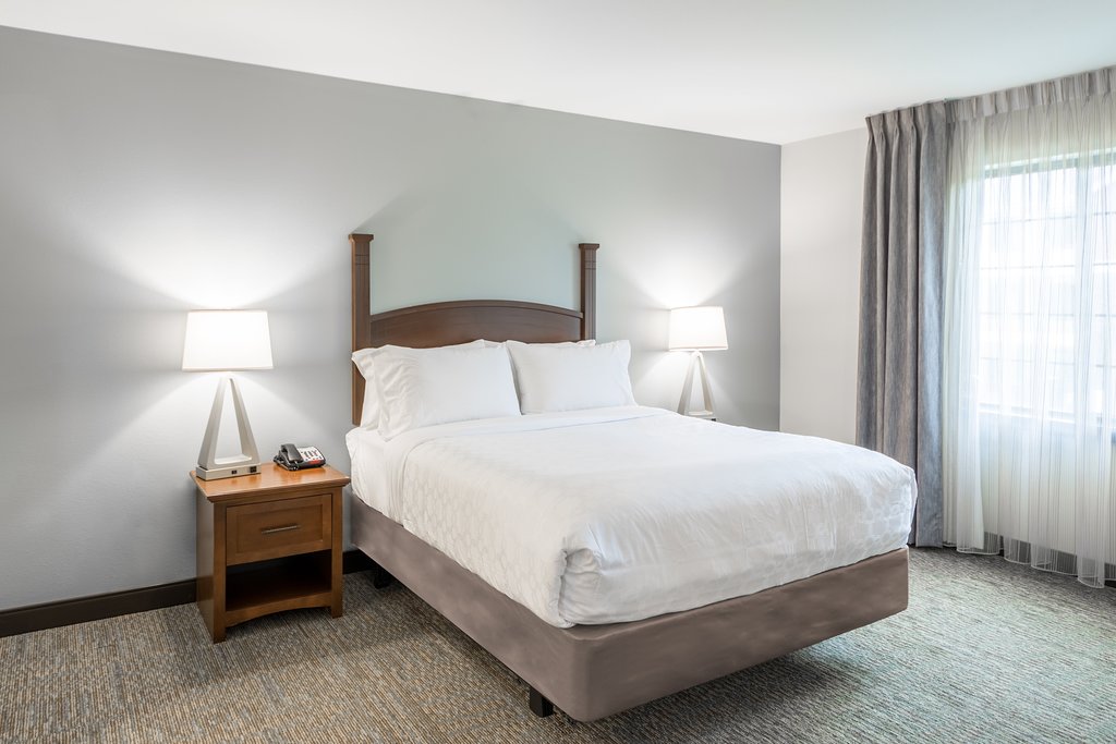 Staybridge Suites Kansas City - Independence