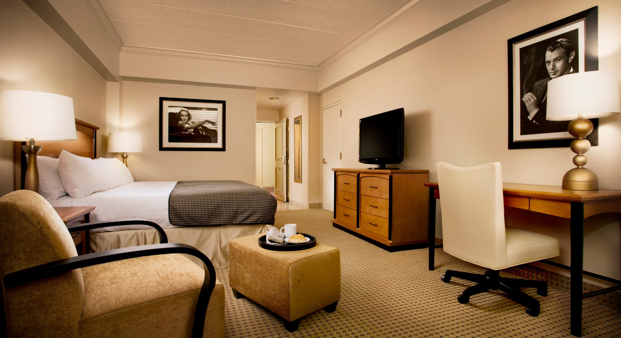 Hollywood Casino & Hotel