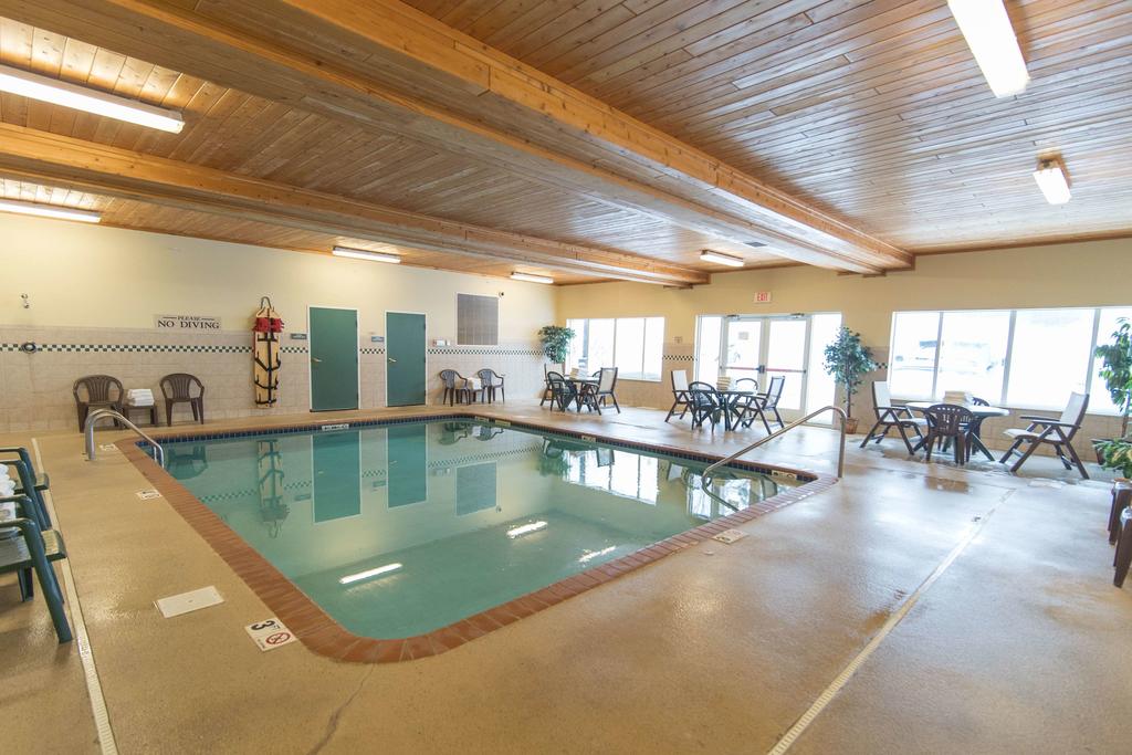 Country Inn & Suites by Radisson, Marquette, MI