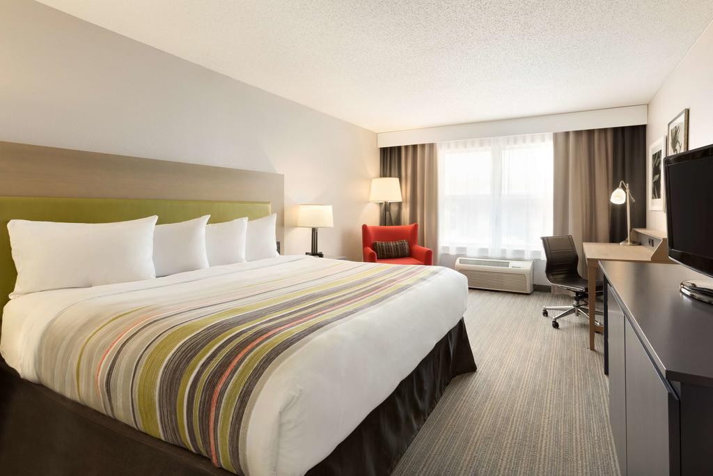 Country Inn & Suites by Radisson, Marquette, MI