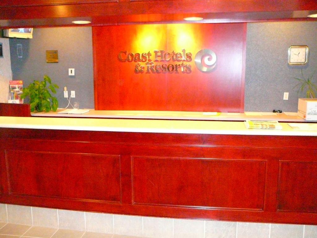 Coast Abbotsford Hotel & Suites