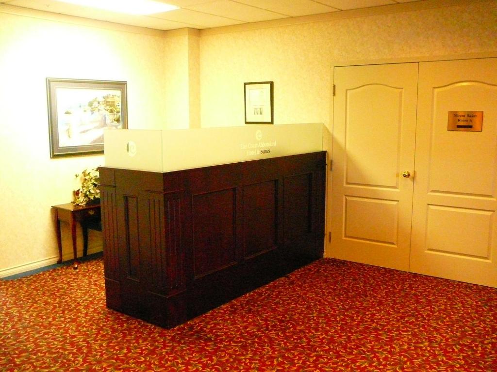 Coast Abbotsford Hotel & Suites