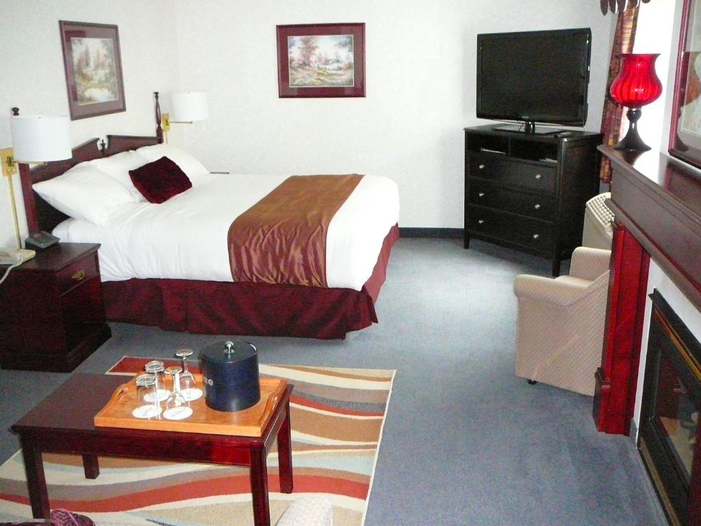Coast Abbotsford Hotel & Suites