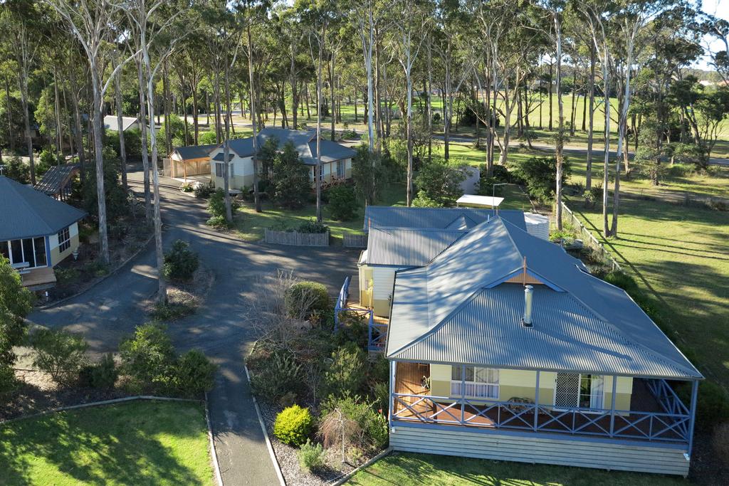 Lakes Entrance Waverley House Cottages