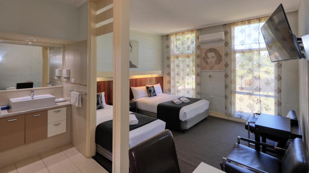 Rose City Motor Inn