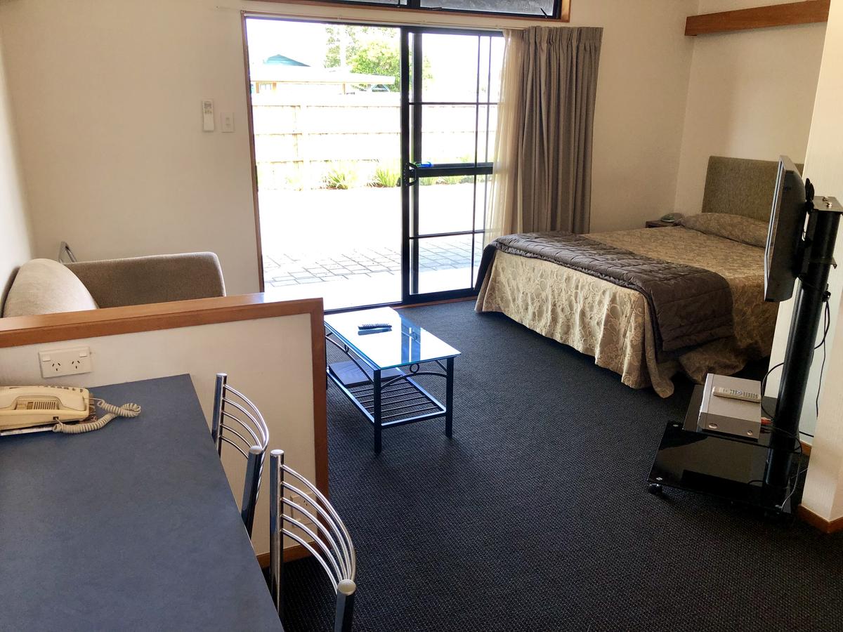 Teal Motor Lodge