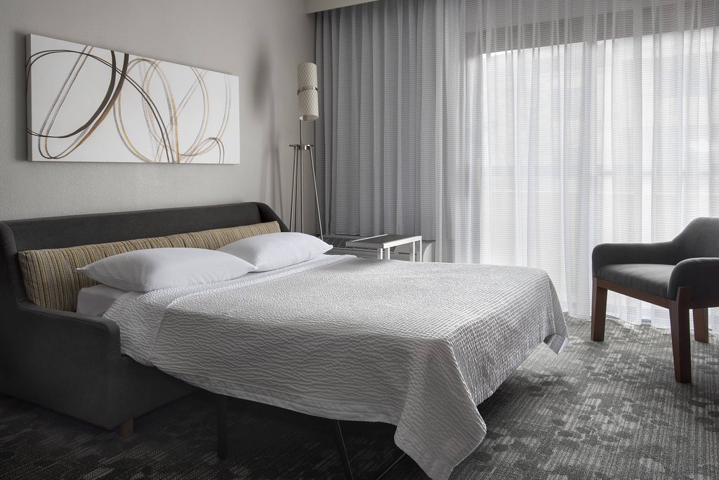 Courtyard Lincroft Red Bank