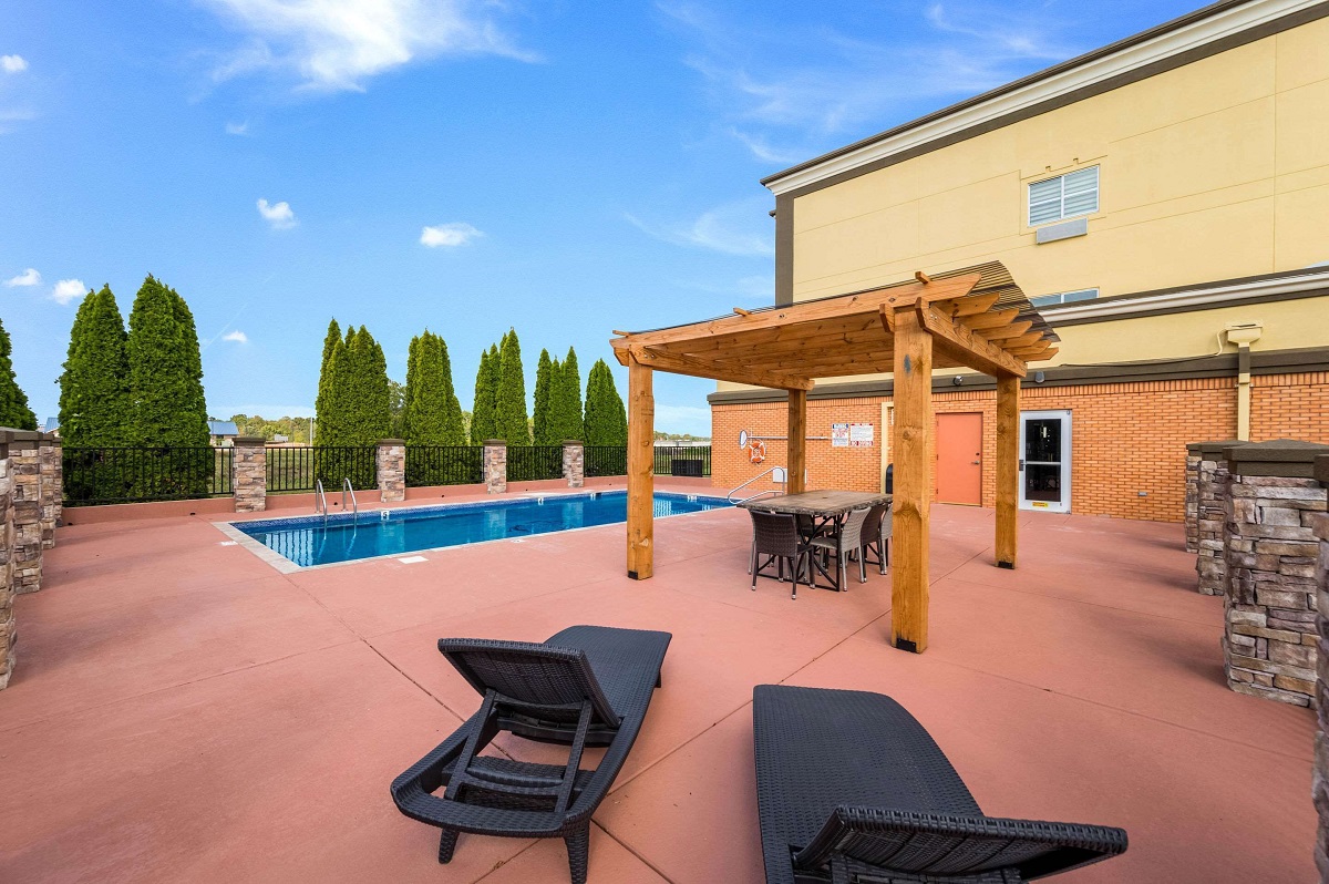 Clarion Pointe Madison Huntsville (Formerly Baymont)