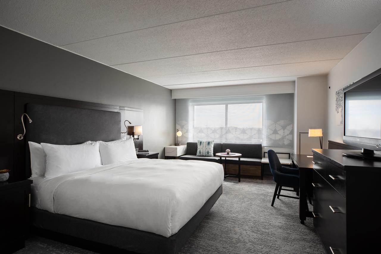 The Baronette Renaissance Detroit-Novi Hotel