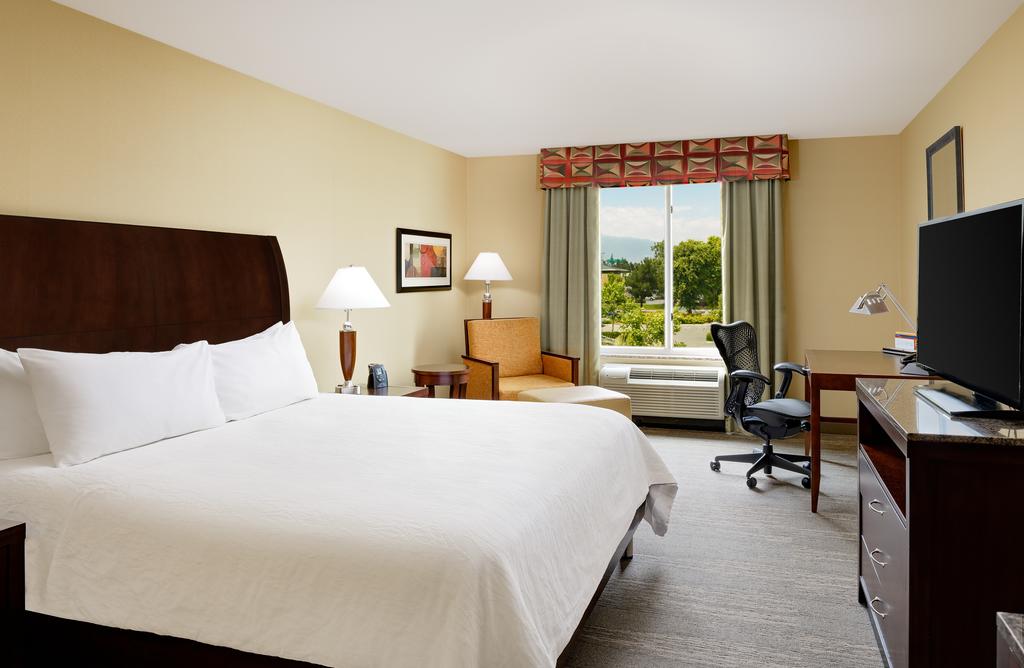 Hilton Garden Inn Fontana