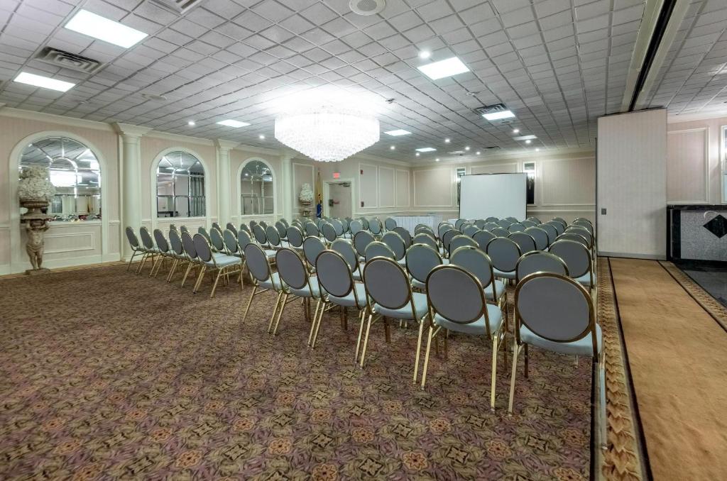 Holiday Inn Carteret Rahway