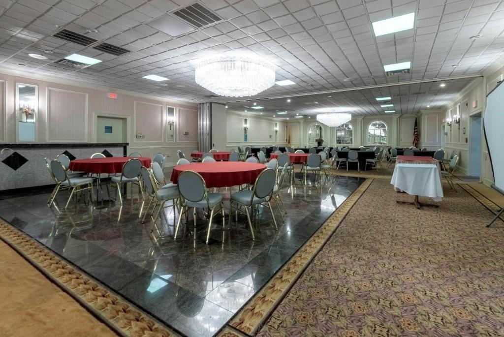 Holiday Inn Carteret Rahway