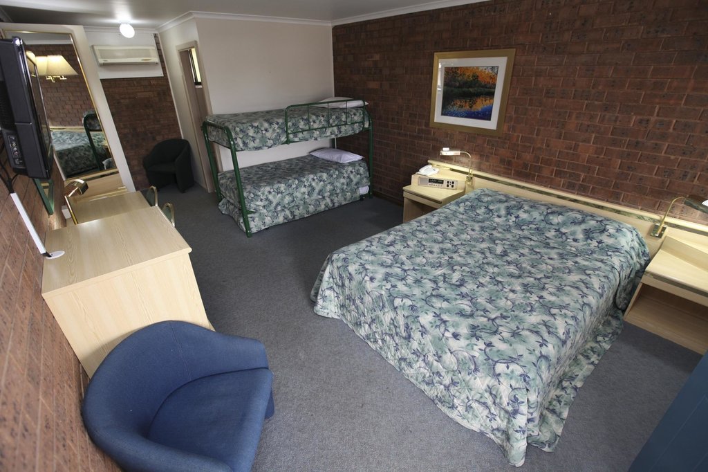 Countryman Motor Inn