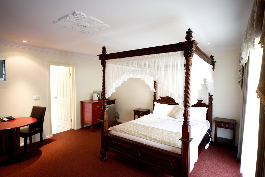 Sanctuary House Healesville Motel