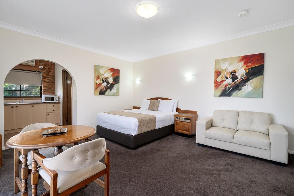 Best Western Heritage Motor Inn