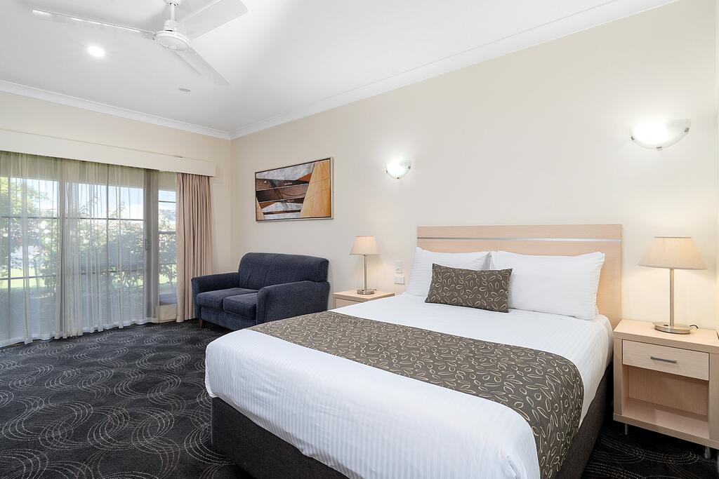 Best Western Heritage Motor Inn
