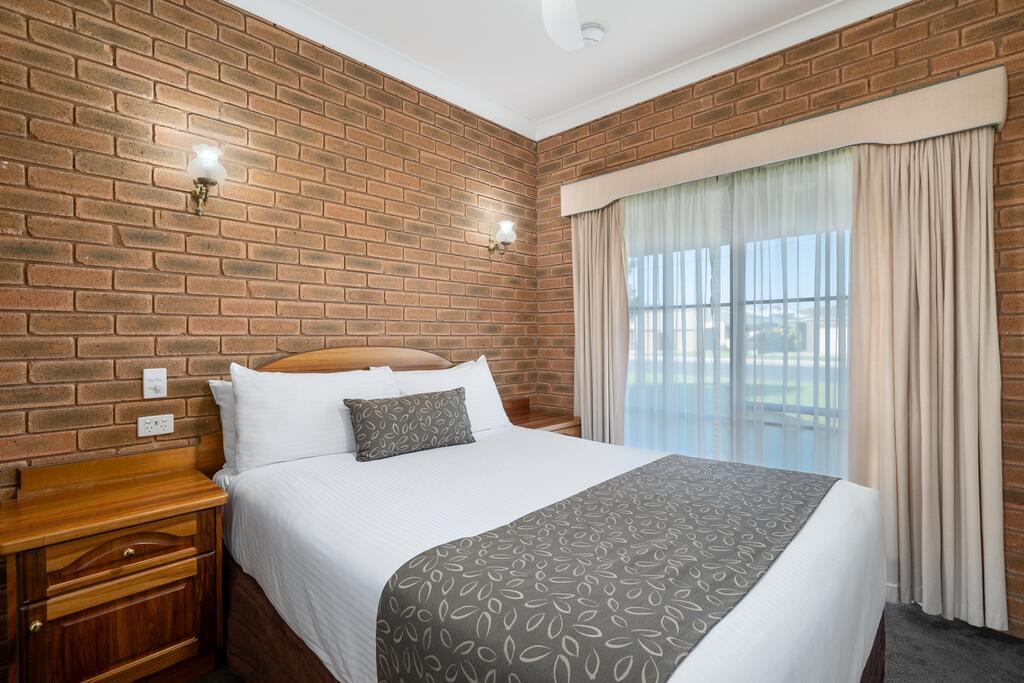 Best Western Heritage Motor Inn