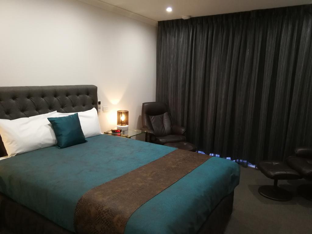 Addison Motor Inn