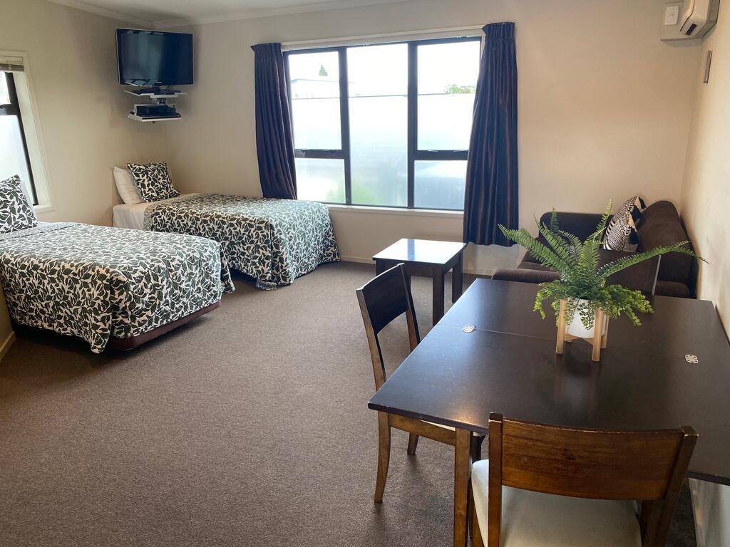 Alpine Lake Motor Lodge