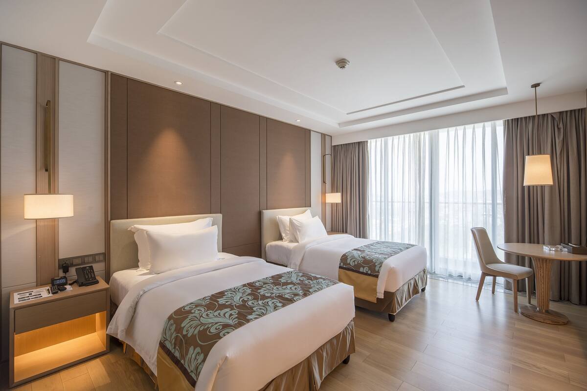 Sunshine Bay Hotel
