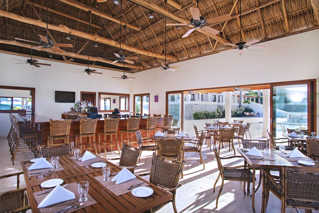 Las Verandas Hotel & Villas