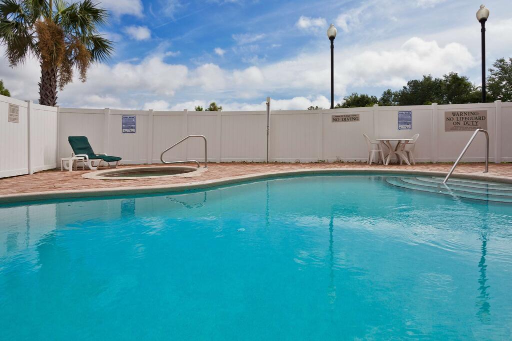 Country Inn Suites By Radisson; Jacksonville W