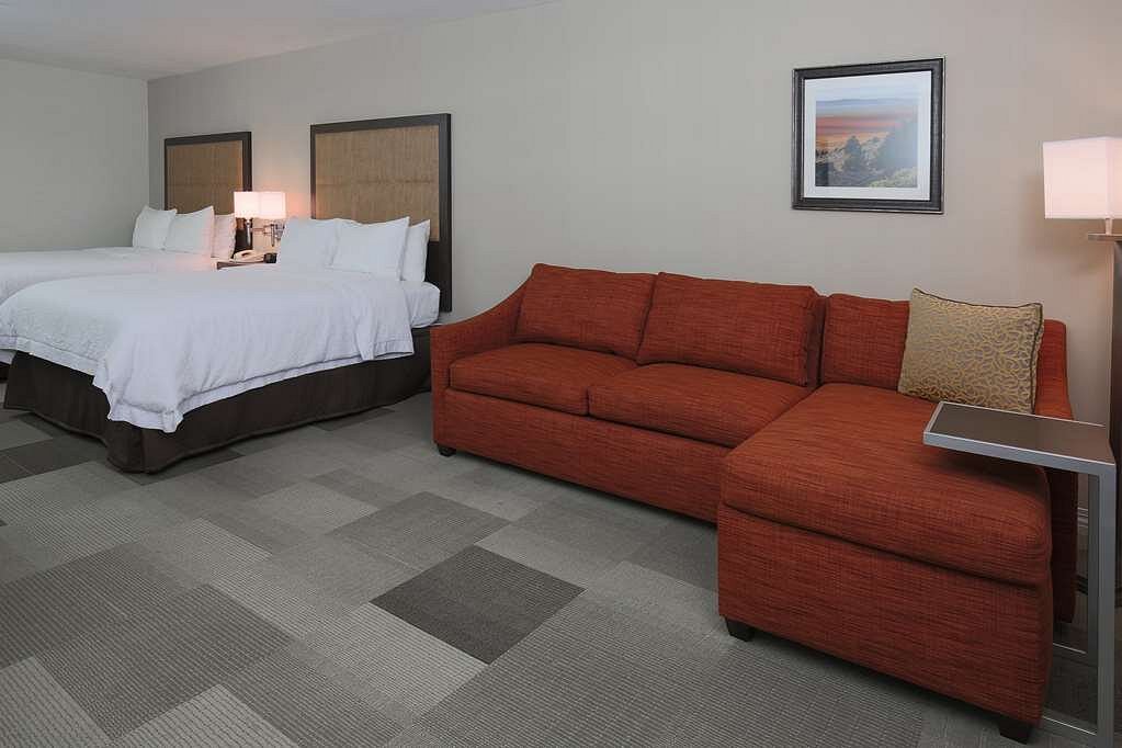 Hampton Inn & Suites Camarillo