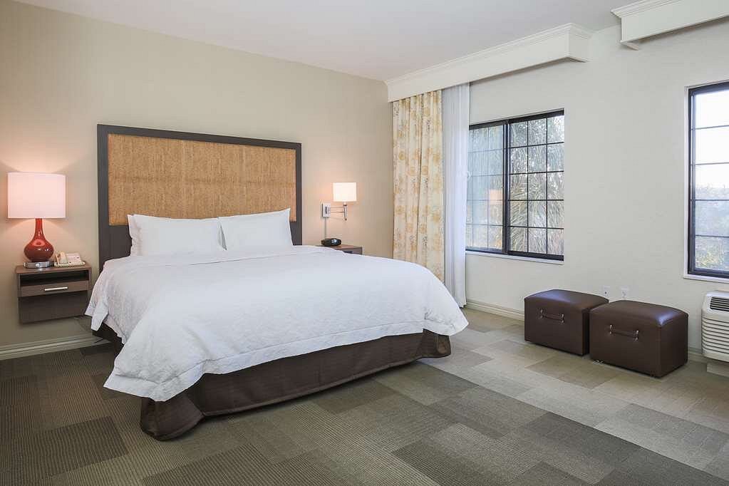Hampton Inn & Suites Camarillo