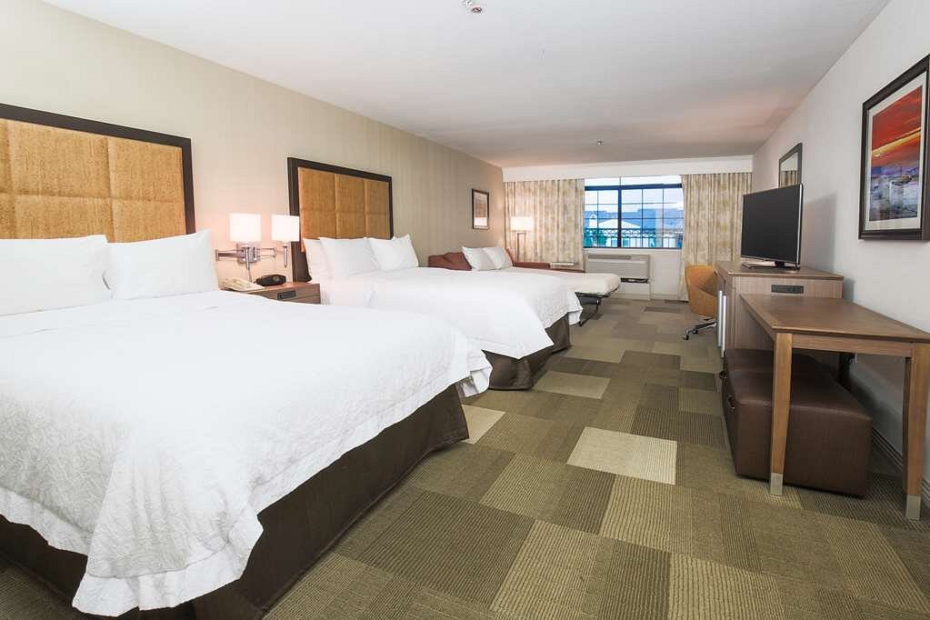Hampton Inn & Suites Camarillo