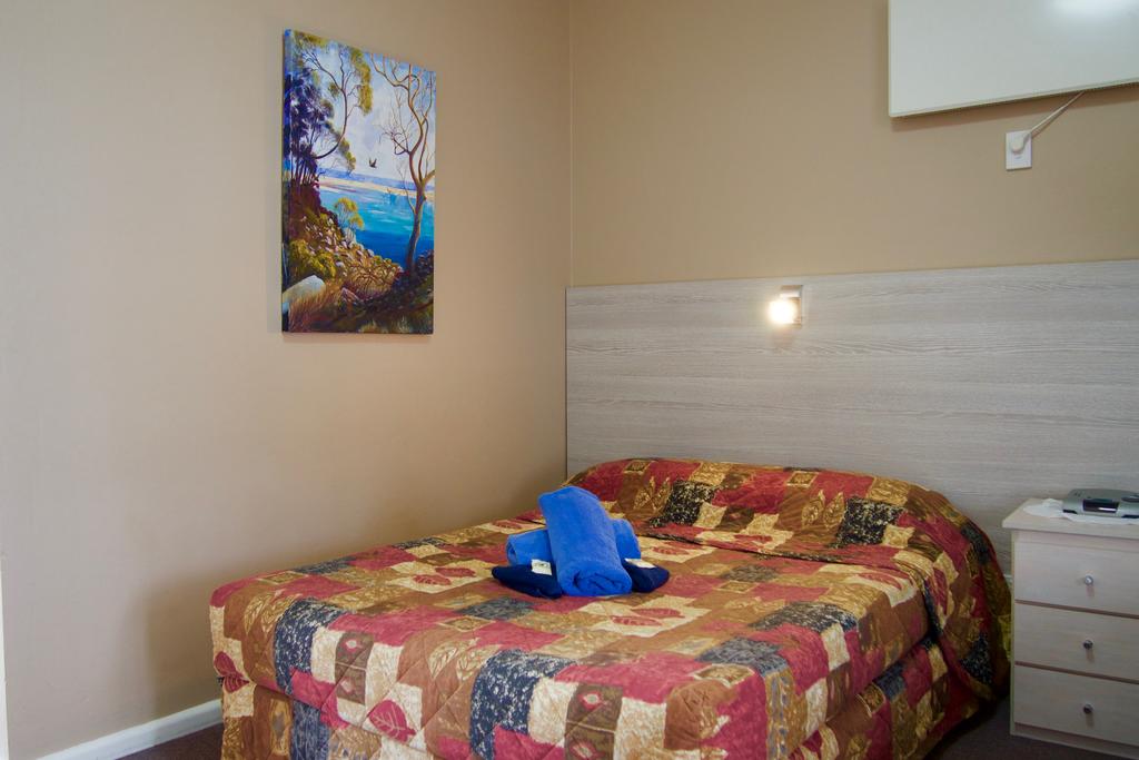 Norfolk Pine Motel