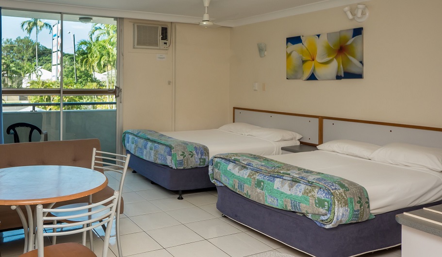 Cairns Holiday Lodge