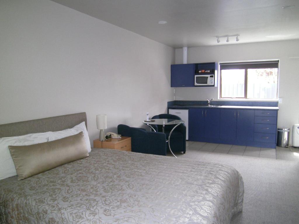 Anchorage Motel Apartments