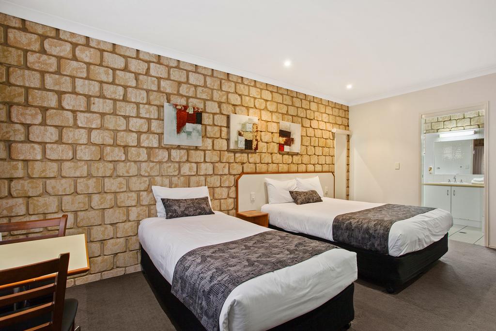 Great Divide Motor Inn