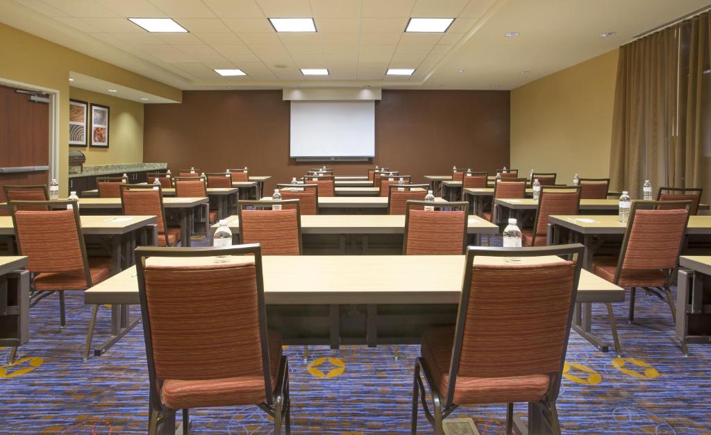 Courtyard by Marriott Austin Airport