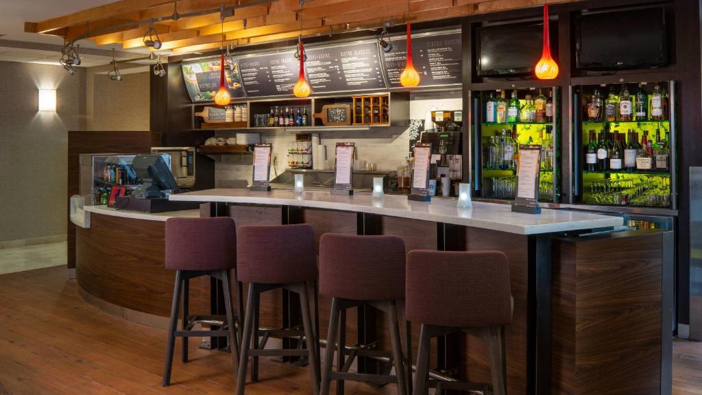 Courtyard by Marriott Baton Rouge Siegen Lane