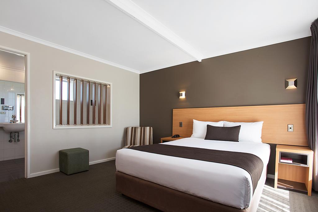 Comfort Inn On Raglan