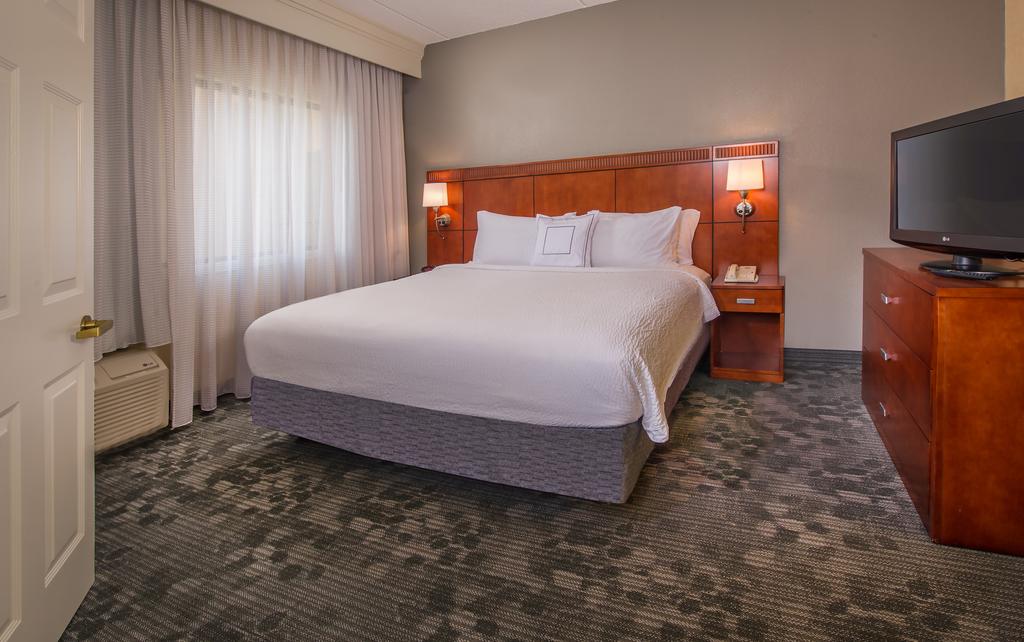 Courtyard by Marriott Charlotte University Research Park