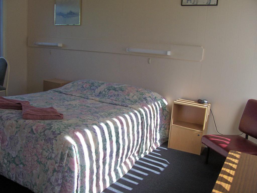 Bayview Motor Inn (Formerly Econo Lodge Bayview)