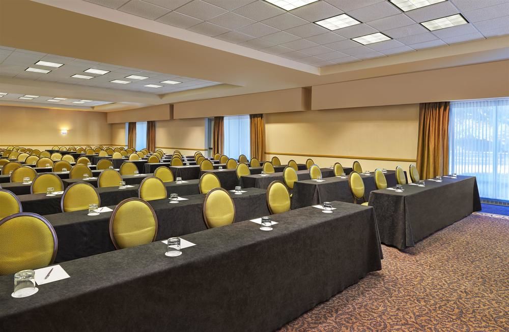Sheraton Suites Chicago Elk Grove