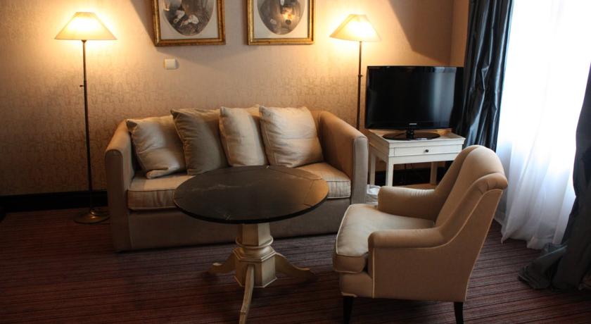 Hotel Chateaubriand Champs Elysees